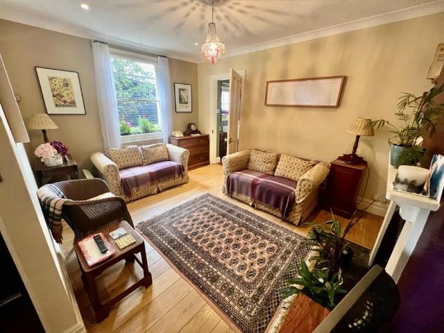 House for sale in Ripley Springs, Row Town