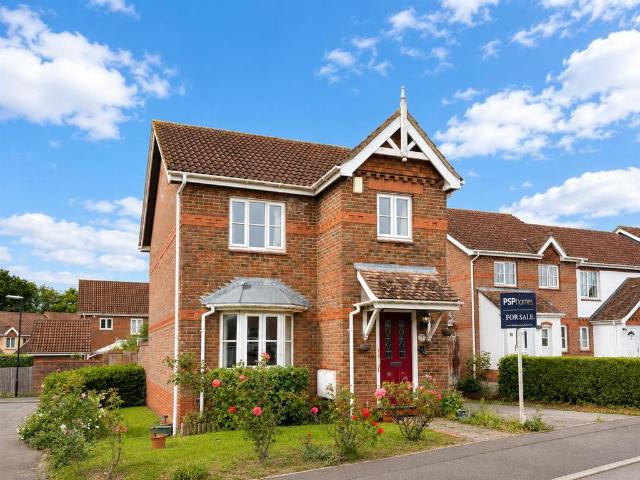 House for sale in Perryfields, West Sussex