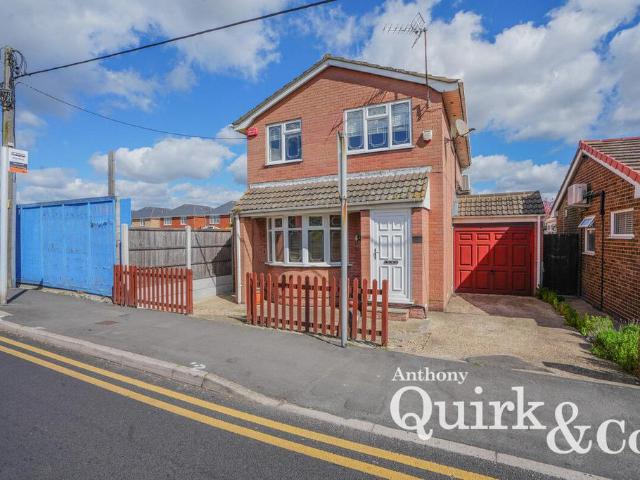House for sale in Leigh Beck, Essex
