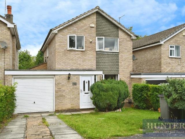 House for sale in Westfield, Guiseley