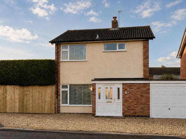 House for sale in Elmfield, Leicestershire