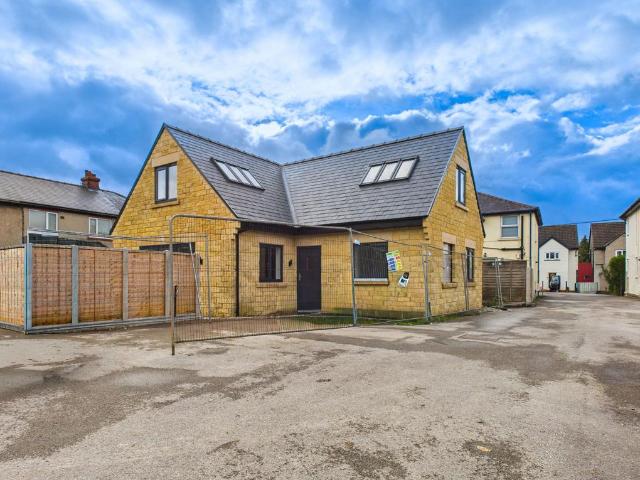 Bungalow for sale in Wash, Charlesworth