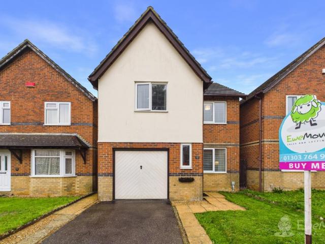 House for sale in Hawkinge, Folkestone and Hythe