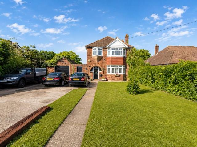 House for sale in Lower Halliford, Surrey