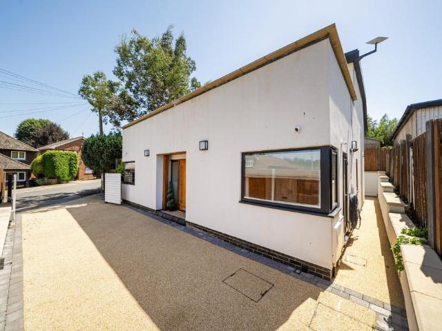 House for sale in Stuppington, The Bridge