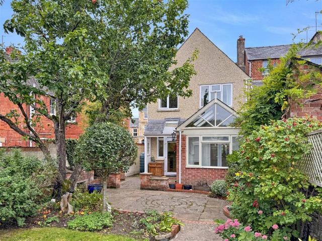 House for sale in Chesterton, Cotswold