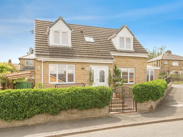 House for sale in Woodhouse, Brighouse