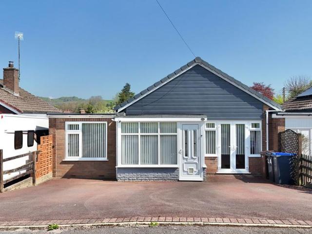 House for sale in Kingsley Moor, Staffordshire