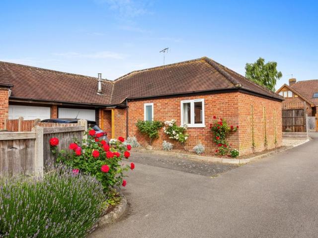 House for sale in Chearsley, Buckinghamshire