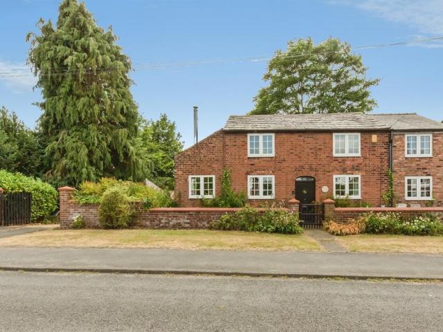 House for sale in Weaverham, Gorstage