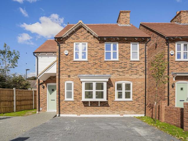 House for sale in Five Acres, Hertfordshire