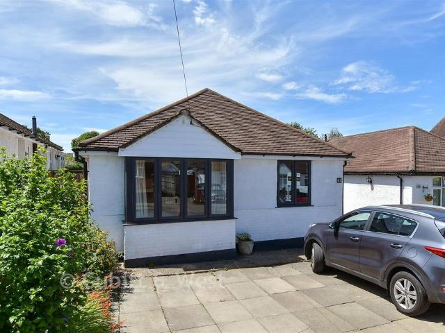 House for sale in Pachesham Park, Surrey