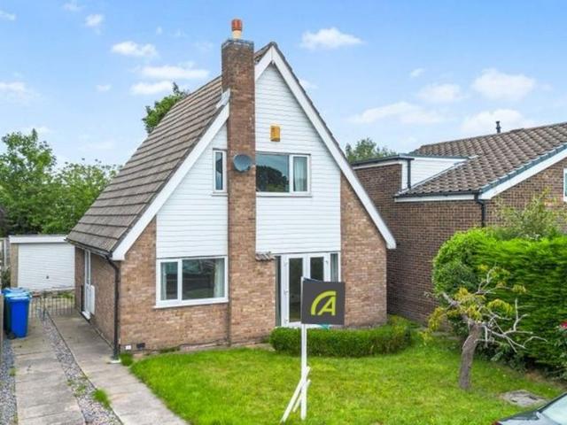 House for sale in Twiss Green, Warrington