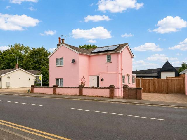 House for sale in Highwoods, Fordham Heath