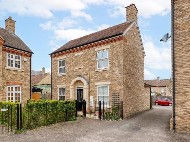 House for sale in Fairfield Park, Bedfordshire