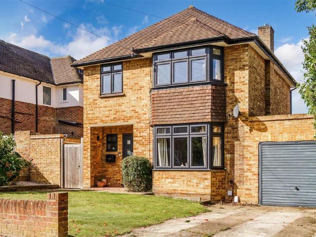 House for sale in Tattenham Corner, Red Hill