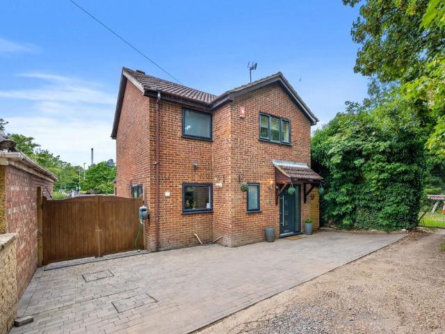 House for sale in Leisure Village, Kettering