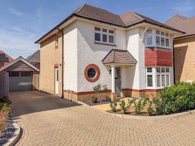 House for sale in Chipping Hill, Essex