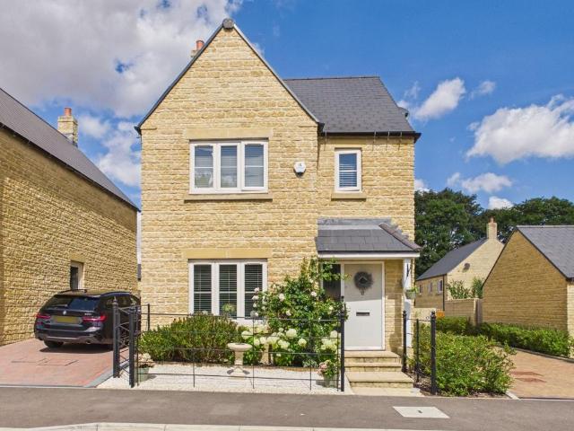 House for sale in Fossebridge, Gloucestershire