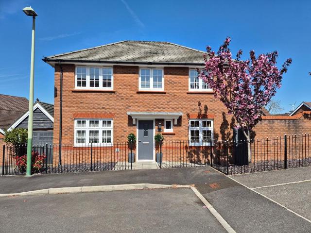 House for sale in Croespenmaen, Wales