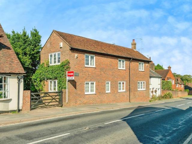 House for sale in Hillview, Surrey