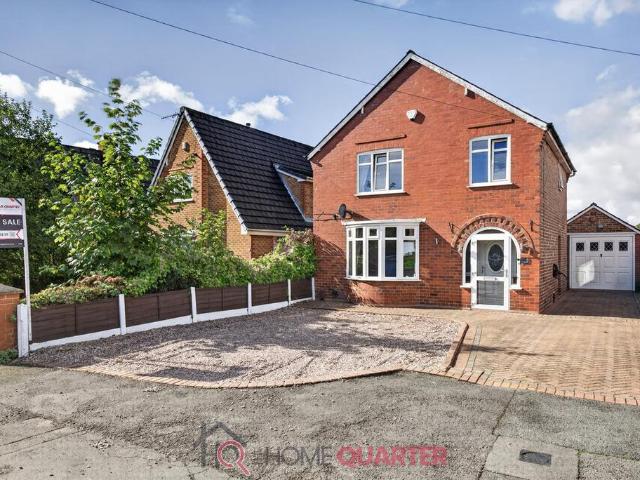 House for sale in Longbarn