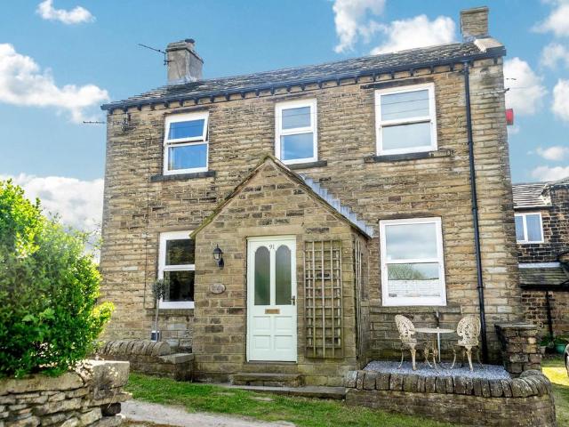 House for sale in Shelley, Skelmanthorpe