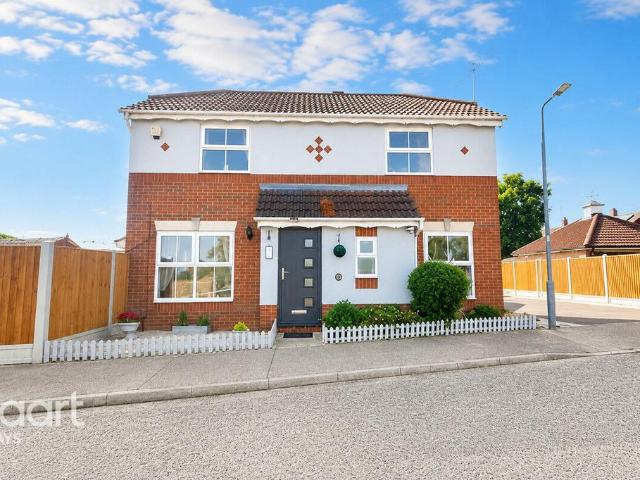 House for sale in Chadwell St Mary, Essex