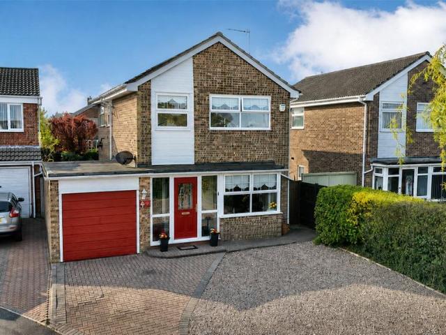 House for sale in Saughall Massie, Wirral