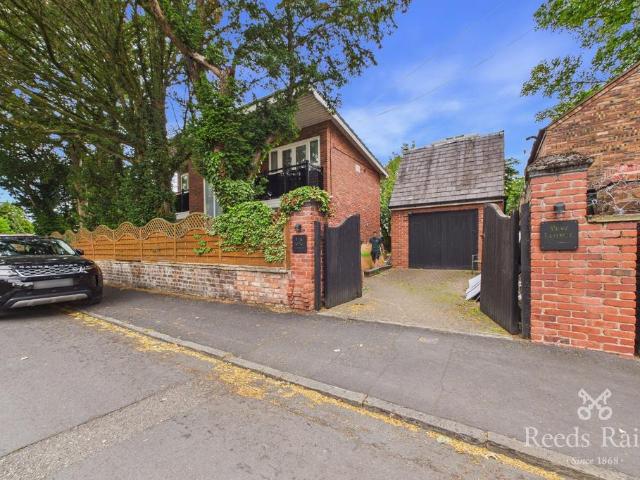 House for sale in Huyton, Knowsley