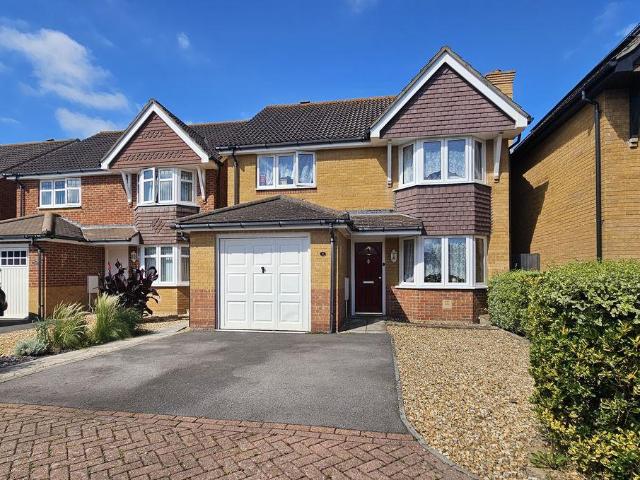 House for sale in Lee-on-the-Solent, Middlecroft