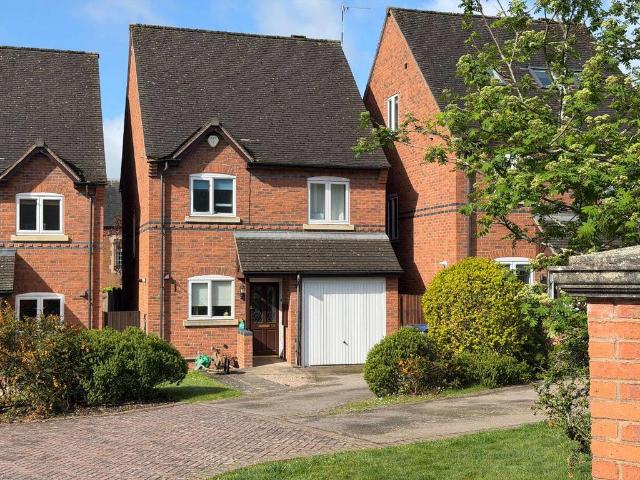 House for sale in Green Close, Warwickshire