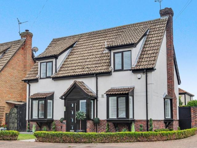 House for sale in Alton Barnes, Essex