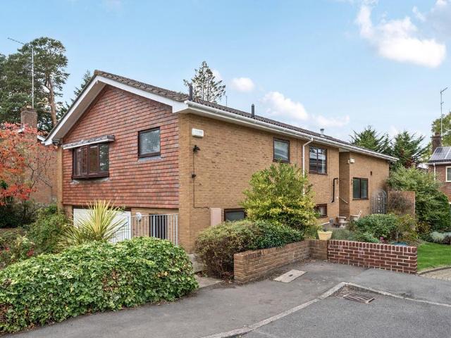 House for sale in Whetstone, Oakleigh Park