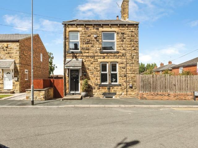 House for sale in Tingley, West Yorkshire