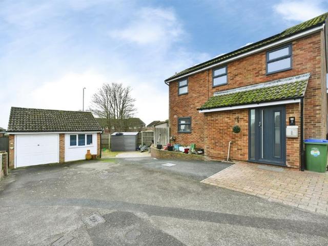 House for sale in Peacehaven, Iford