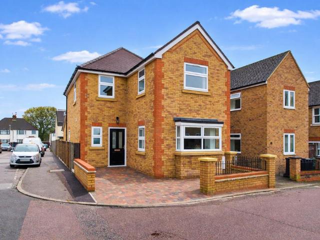 House for sale in Pouchen End, Hertfordshire