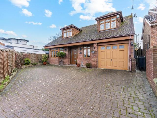 House for sale in Hook Green, Hamerton