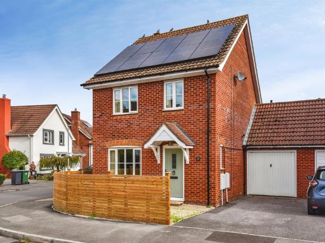 House for sale in Leigh Park, Westbury