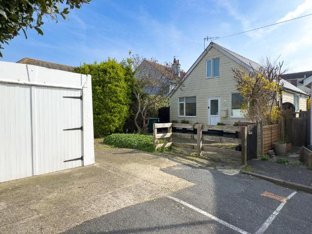 House for sale in Felpham, Clapham