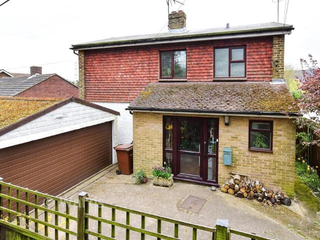House for sale in Halling