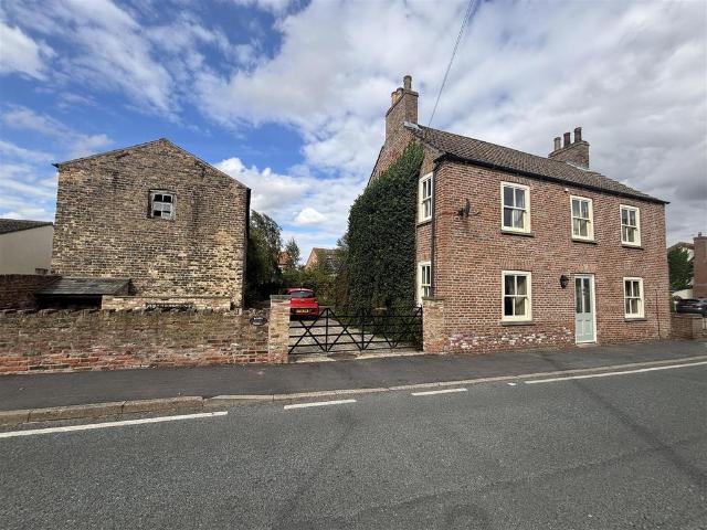House for sale in Barmby On The Marsh, East Riding Of Yorkshire