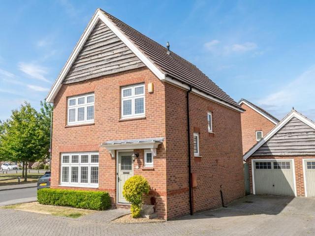 House for sale in West Ardsley, Tingley
