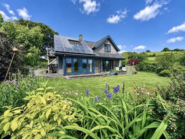 House for sale in Llanddoged, Wales