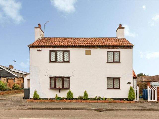 House for sale in Barton In Fabis, East Midlands