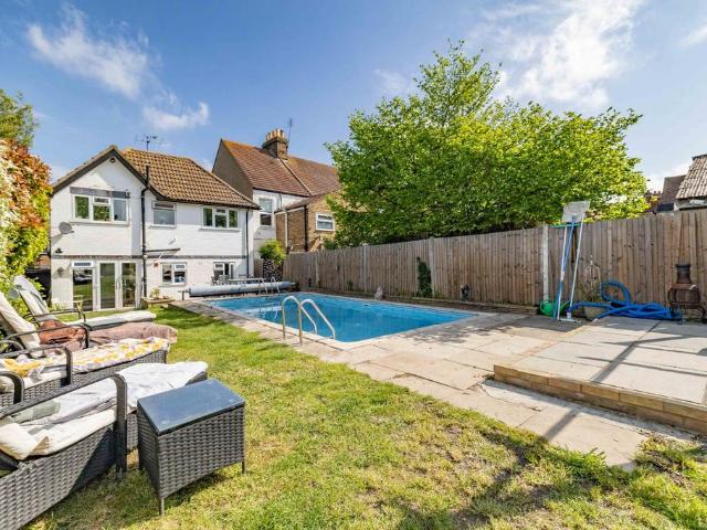 House for sale in Oad Street, Kent