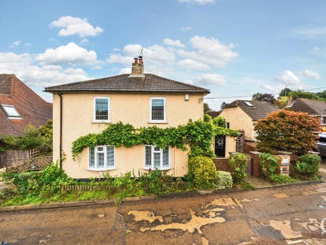 House for sale in Oad Street, Kent