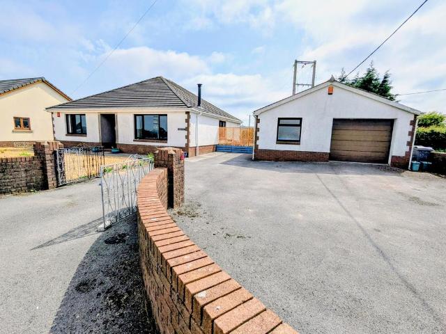 House for sale in Llanddarog, Wales