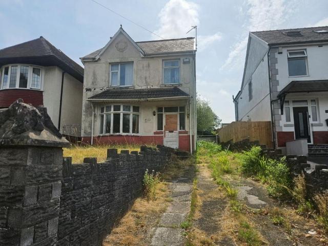 House for sale in Clase, Swansea