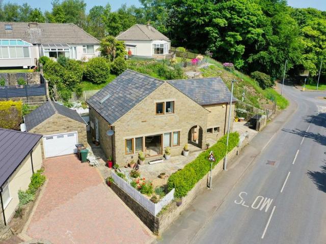 House for sale in Lane End, Bradford